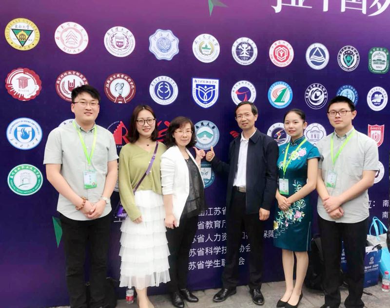 英国365公司项目一团队合影.jpg